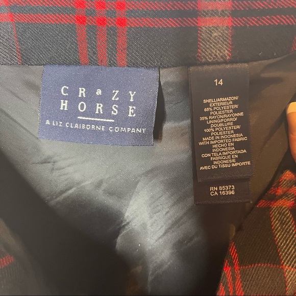 CRAZY HORSE BY LIZ CLAIBORNE Black & Red Plaid Wool Style Skirt w Side Zip 14 - Picture 5 of 6